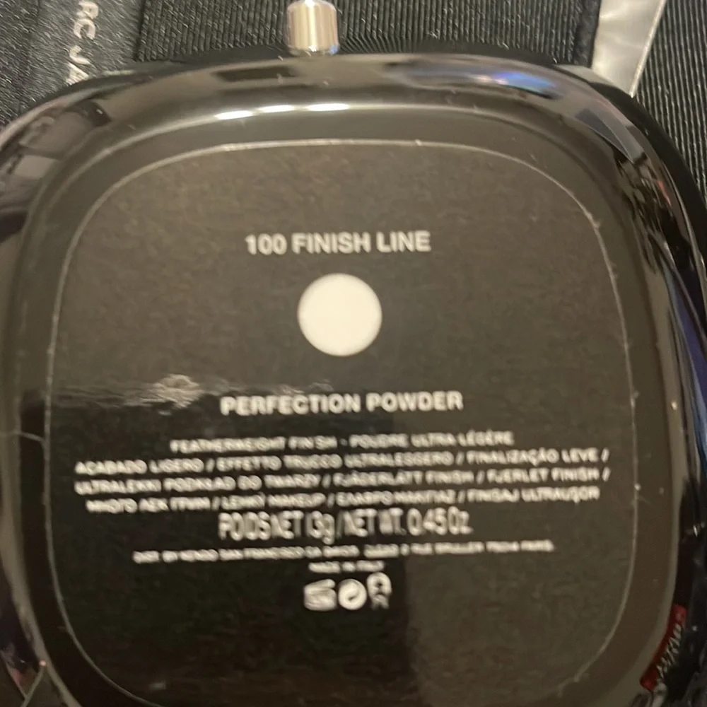 Marc Jacobs 100 Finish Lines Perfection Powder